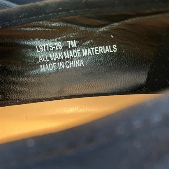 Diba Women's Black Round Toe Tassel shoes. Faux Suede/Leather - Picture 8 of 8